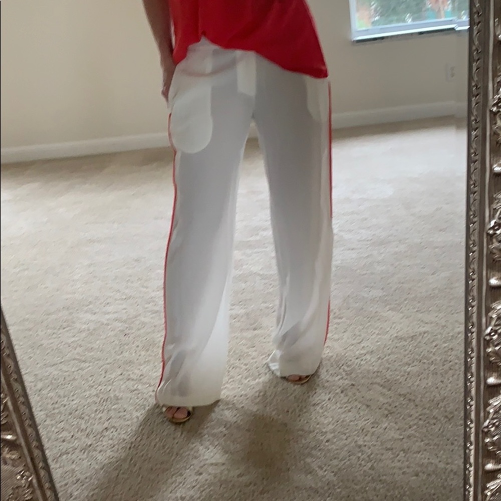 White/Ivory with orange/red trim size 6 - Picture 3 of 16